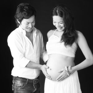 夫婦で撮影するマタニティフォトの魅力とおすすめポーズ&衣装