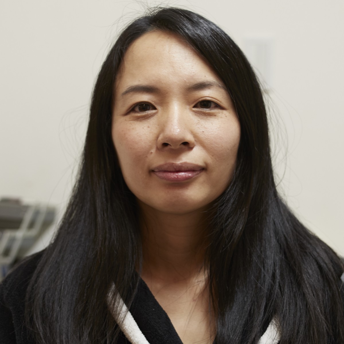 マタニティフォト メイク前 ─ すっぴん・私服の状態のお客様A（黒髪ロング）