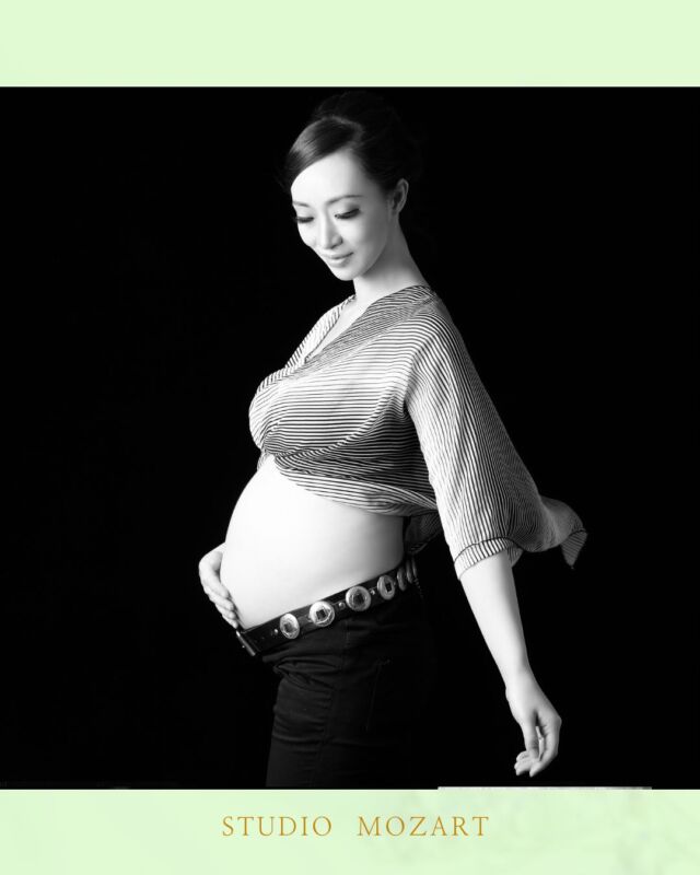 *
写真は、“過ぎ去る”を“残す”に変える力を持っています。�
*
子どもが生まれ、日々が慌ただしく過ぎていく中でも、�この一枚を見ると、あの日の静けさと光が蘇る。
*
人生の中で、尊いやさしい時間を永遠に・・・
*
スタジオモーツァルトが大切にしている " Capture the Moment "�