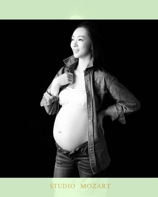 *
「命の鼓動が、花の香りと重なる」
*
永遠に残したい瞬間は、
静寂の中で最も美しく輝く。
*
それは命の鼓動が、花の香りと重なるとき——。
*
"The heartbeat of life overlaps with the fragrance of flowers."
The moments we want to preserve forever shine most beautifully in silence.
It's when the heartbeat of life overlaps with the fragrance of flowers.
*
#スタジオモーツァルト #マタニティフォト東京 #maternityphoto #命の輝き #上品なマタニティフォト　#山王病院 #愛育病院 #杉山産婦人科